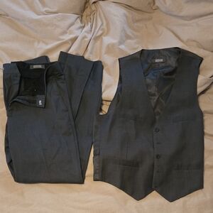 Kenneth Cole Reaction Charcoal Suit Vest and Trousers Size 34x34 Pant And L Vest